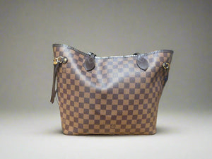 Neverfull MM Tote in Damier Ebene Canvas with Pouch.