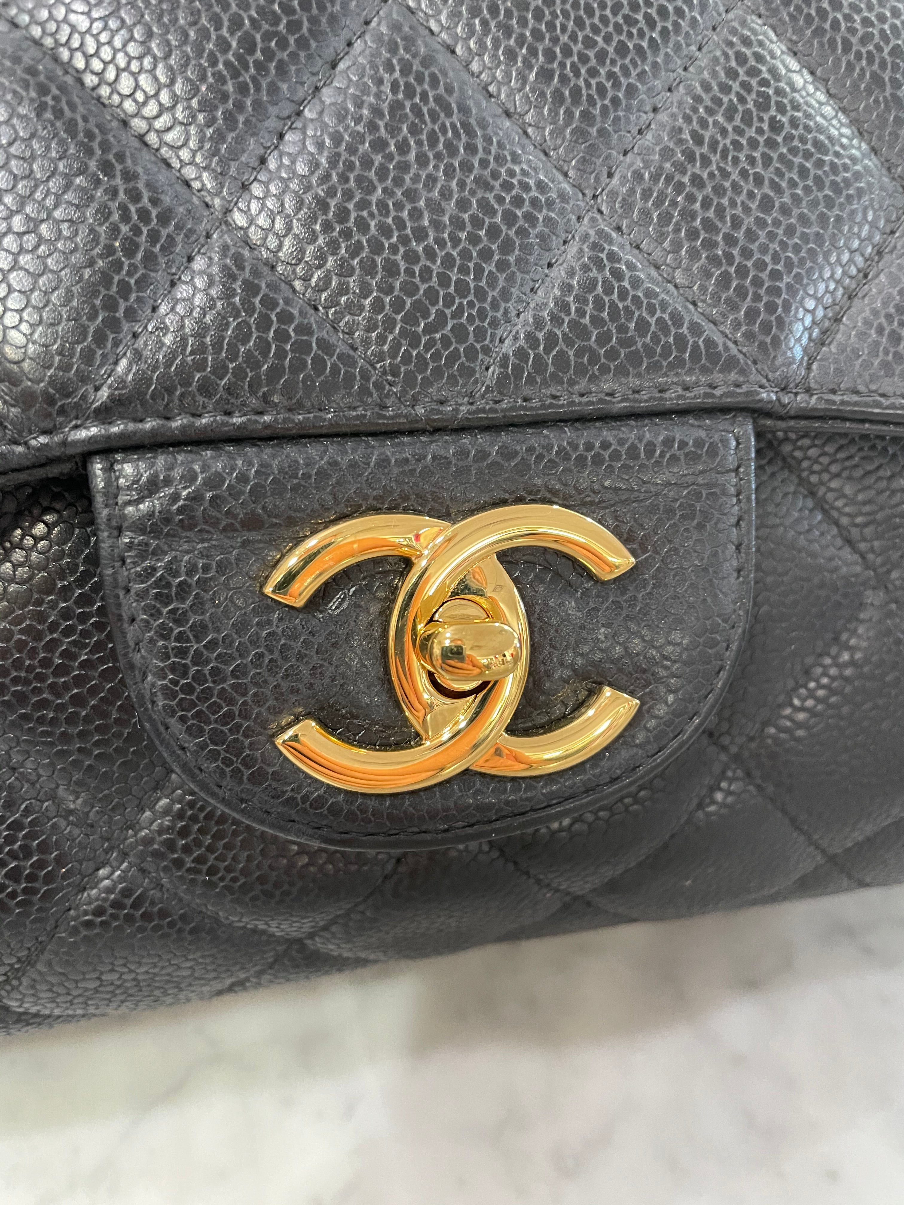 No.2380-Chanel Vintage Chevron Caviar Jumbo Flap Bag – Gallery Luxe